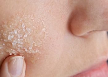 ¿Cómo cerrar los poros de la cara con hielo?