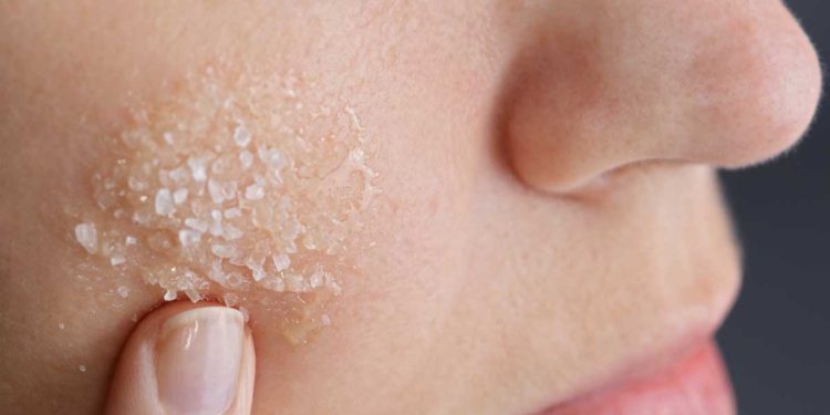 ¿Cómo cerrar los poros de la cara con hielo?