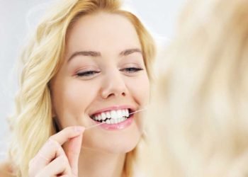 ¿Cómo hacer una buena limpieza de dientes en casa?