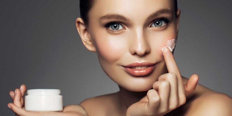 ¿Cómo saber si necesito crema hidratante o humectante?