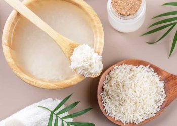 ¿Cómo se hace la crema de arroz para aclarar la piel?