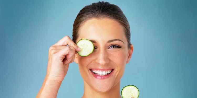 ¿Cómo utilizar el pepino para las arrugas?