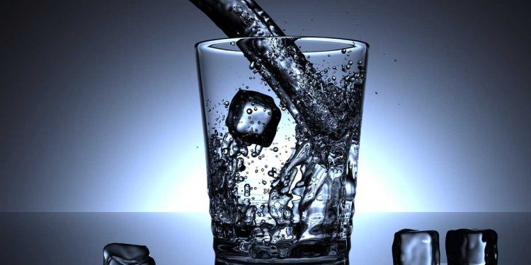 ¿Cuál es la mejor agua para los riñones?