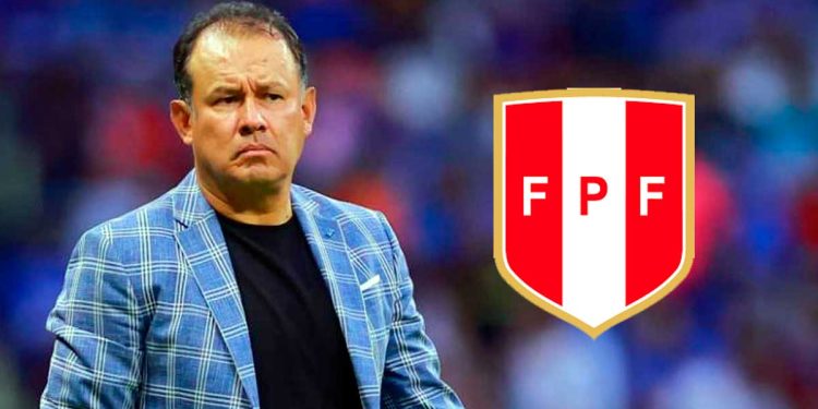 Los 3 técnicos que estarían en la mira para reemplazar a Juan Reynoso en la selección peruana