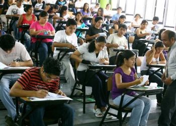 ¿Tener educación universitaria garantiza tener éxito en la vida?