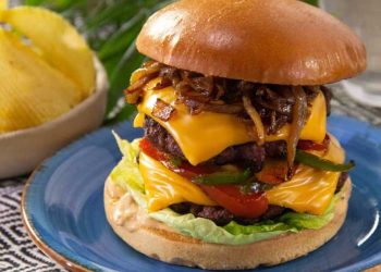 ¿Cómo hacer cebolla caramelizada para hamburguesas?