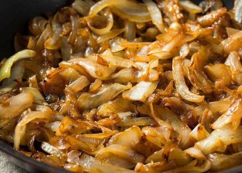 ¿Cómo hacer cebolla caramelizada sin azúcar?
