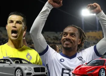 CR7 maneja un Bentley de $250 mil y mira la lujosa colección de autos de Carrillo en Arabia