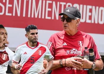 No solo Zambrano y Cueva, los jugadores que sigue muy de cerca Fossati en Videna