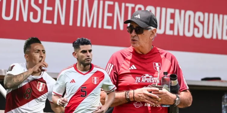 No solo Zambrano y Cueva, los jugadores que sigue muy de cerca Fossati en Videna