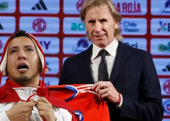 Recién llegó a Chile y Ricardo Gareca hace lo que nunca hizo por el Perú