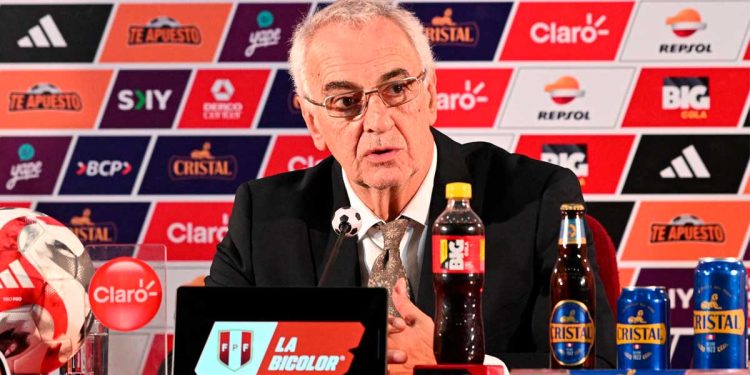 ¿Se olvidará de la línea de 3? Fossati reveló lo que tiene pensado hacer en la Bicolor