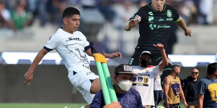 Lo que dijeron los hinchas mexicanos al ver a Quispe contra el Santos Laguna