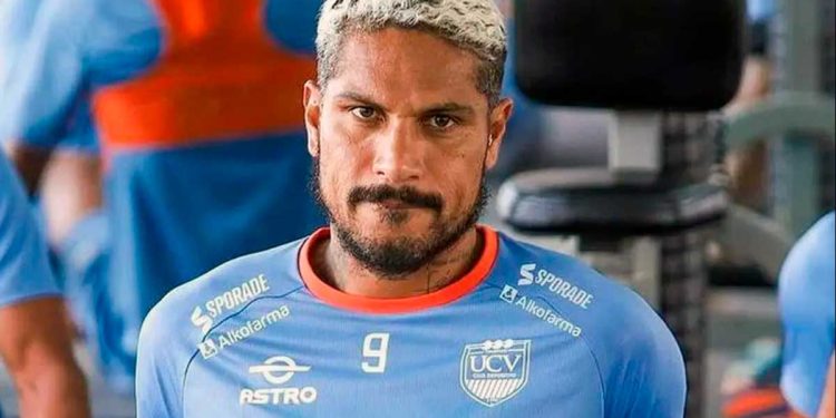 La reacción de Paolo Guerrero al ver que la Vallejo da vergüenza en Colombia