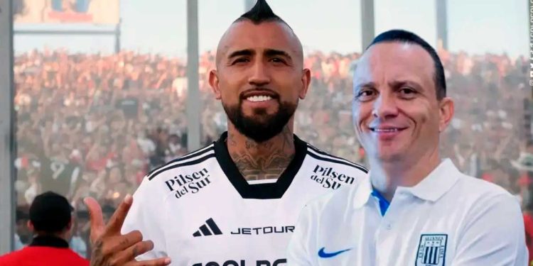 Vidal quiso pasarse de vivo con Alianza Lima y así le respondió Alejandro Restrepo