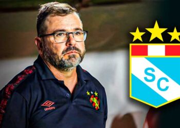 Adiós Enderson Moreira, los 3 DT´s que podrían llegar a Cristal para el Clausura