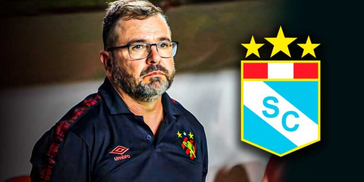 Adiós Enderson Moreira, los 3 DT´s que podrían llegar a Cristal para el Clausura