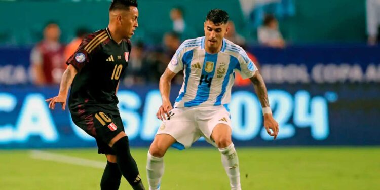 Fossati confió en él, la hinchada no lo quiere y la excusa de Cueva tras la eliminación