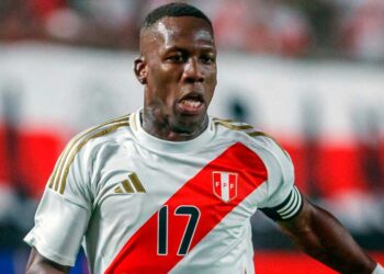 Tras jugar con la Selección Peruana, el gigante que fichó a Luis Advíncula