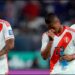 Puede ser la estrella de la Selección Peruana, pero ahora en su club ya ni juega