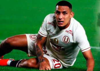 Hinchas de Universitario aterrorizados con árbitro ante Los Chankas: “Qué abuso”