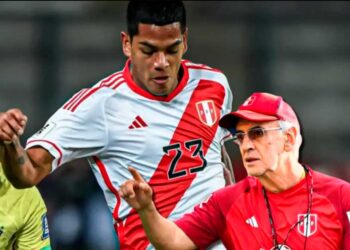 ¿Tiene algo en contra de Grimaldo? Fossati y la decisión que critican muchos peruanos