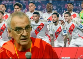 Crisis en el vestuario de la Blanquirroja, el futbolista que ya no jugaría tras desafiar a Fossati