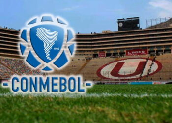 Universitario advirtió a sus hinchas que Conmebol podría cerrar el Monumental: ¿Por qué?