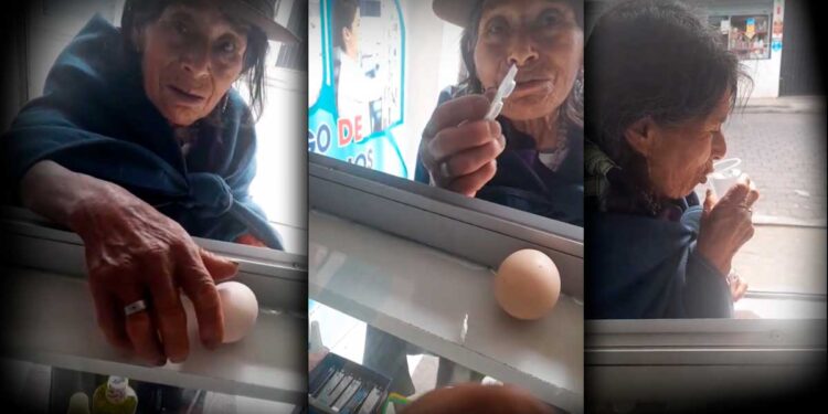 Adulta mayor conmueve en redes al ofrecer dos huevos a cambio de medicinas en una farmacia
